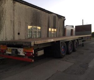 x2 2008 Schmitz 13-6mtr Flat Tri-Axle Trailer