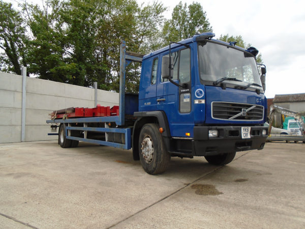 2001 Volvo FL6 220 Day Cab, 25ft Flatbed