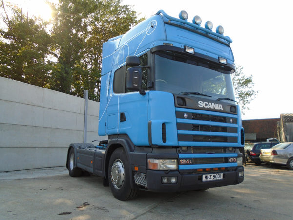 2004 Scania R124 470 Topline, Classic 4x2, Manual - Image 2