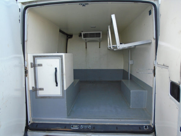 2006 Iveco 29L10 Daily GAH fridge unit, side door, 90,000kms - Image 9