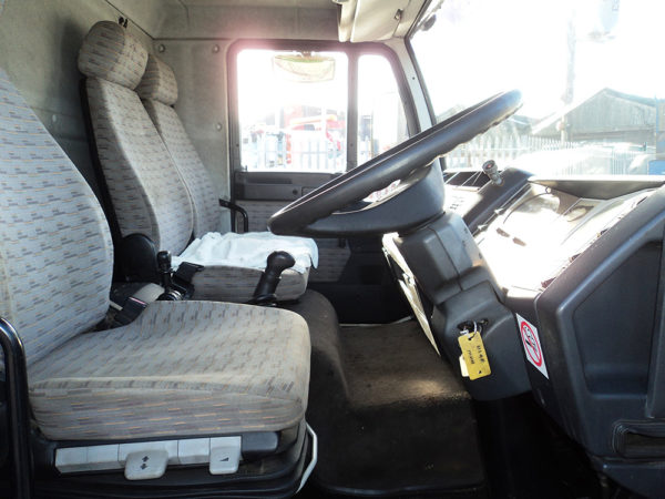 1996 MAN 10-153 recovery truck, Hiab 050 AW, removable top deck, hydraulic winch - Image 4