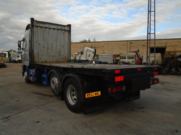 2002 Volvo FH12 420 Globetrotter 6x2 Flatbed - Image 4