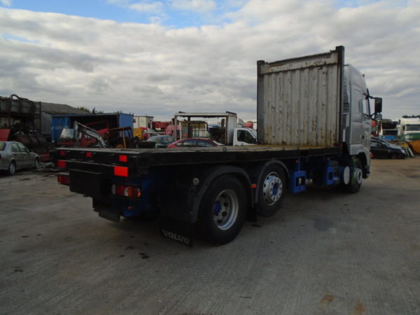 2002 Volvo FH12 420 Globetrotter 6x2 Flatbed - Image 3
