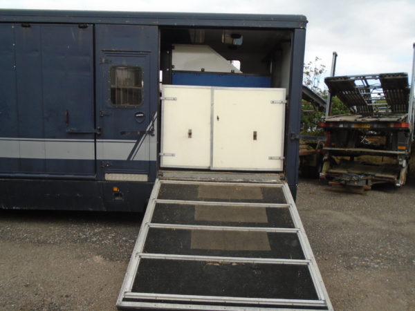 1988 Mercedes D14 Horsebox, Side Loading Doors - Image 2