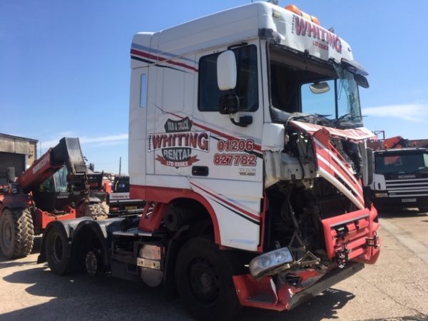 BREAKING DAF XF 105 460