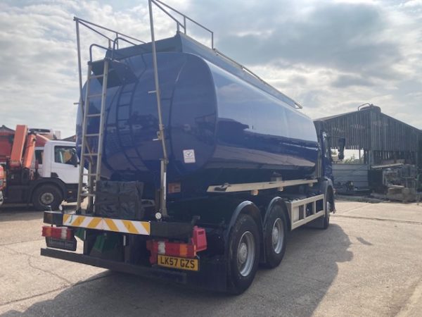 Mercedes 2633 6 x 4 Tanker - Image 3