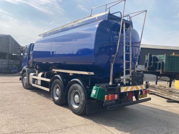 Mercedes 2633 6 x 4 Tanker - Image 2