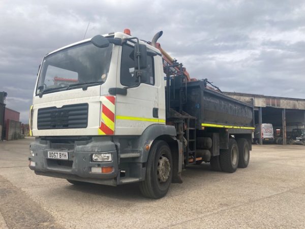 2008/57 MAN 26-285 6X4 MANUAL ATLAS GRAB, TWIN CONTROLS, STEEL BODY TIPPER  VERY TIDY