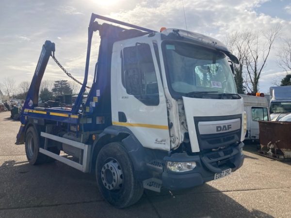 BREAKING 2017 DAF LF 230, 18T BOUGHTON SKIP - Image 2