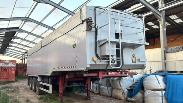 2010 Crane Fruehauf 63yd, Tri-axle