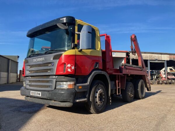 2005 SCANIA P94-310 6X2