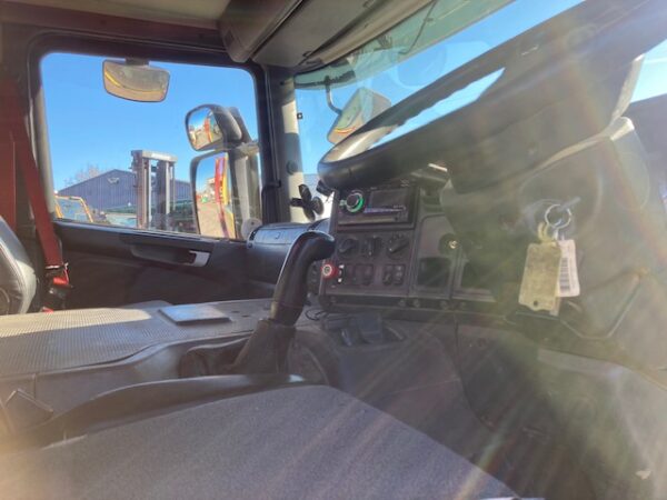 2005 SCANIA P94-310 6X2 - Image 5