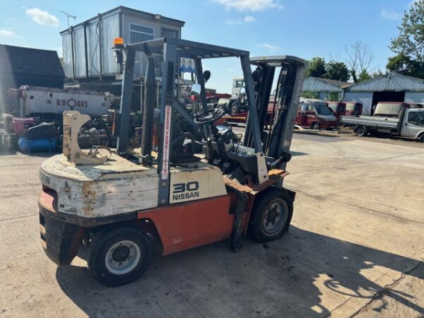 Nissan 3 ton Gas Forklift - Image 3