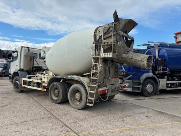 2007 Mercedes 2633 Mixer - Image 2