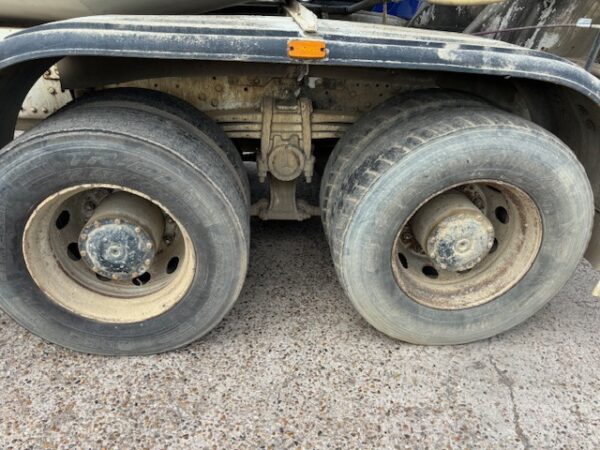 2007 Mercedes 2633 Mixer - Image 3