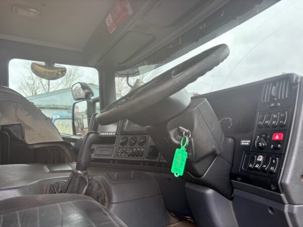 2016 Scania P124 - Image 3