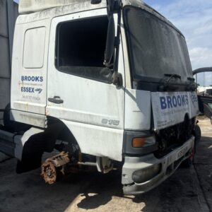 2000 Mercedes Atego 815 front cut. complete engine